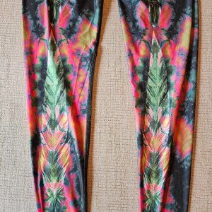 Teeki Eagle Feather Green Hot Pants